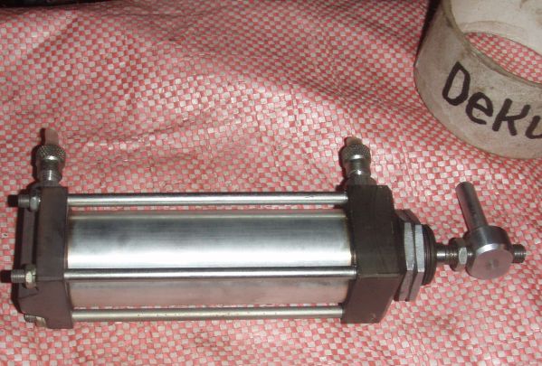 Пневмоцилиндр