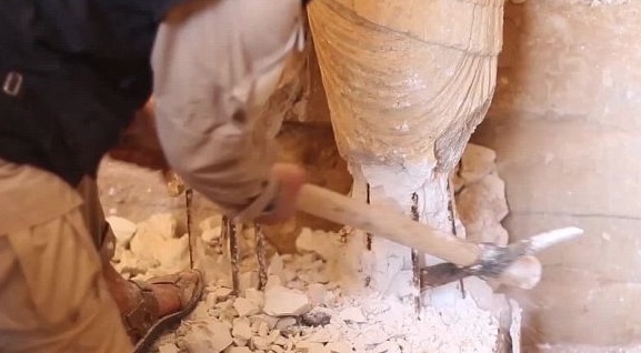 ИГИЛ крушит "памятники старины"